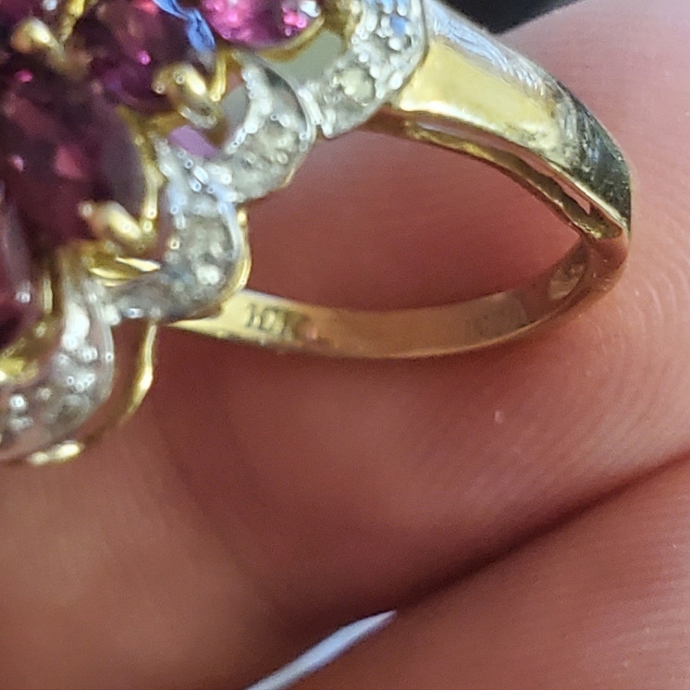 New. 10k rhodolite garnet & diamond ring size 7. Rhodolite garnets are amazing t - Picture 8 of 9